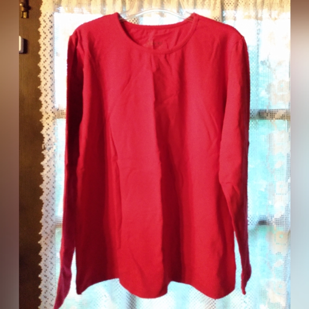 NWOT D&Co Long Sleeve Top